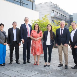 MPIKG-Direktoren: Prof. Dr. Markus Antonietti, Prof. Dr. Peter Fratzl, Prof. Dr. Peter H. Seeberger, Prof. Silvia Vignolini; Ministerin Dr. Manja Schüle; Bernd Rubelt; Prof. Oliver Günther