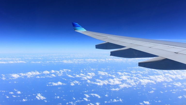 Leichtbau / Verbundwerkstoffe Blick aus einem Flugzeug heraus auf die Tragfläche