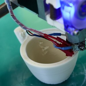 Kunststoffbehälter mit 3D-Drucker